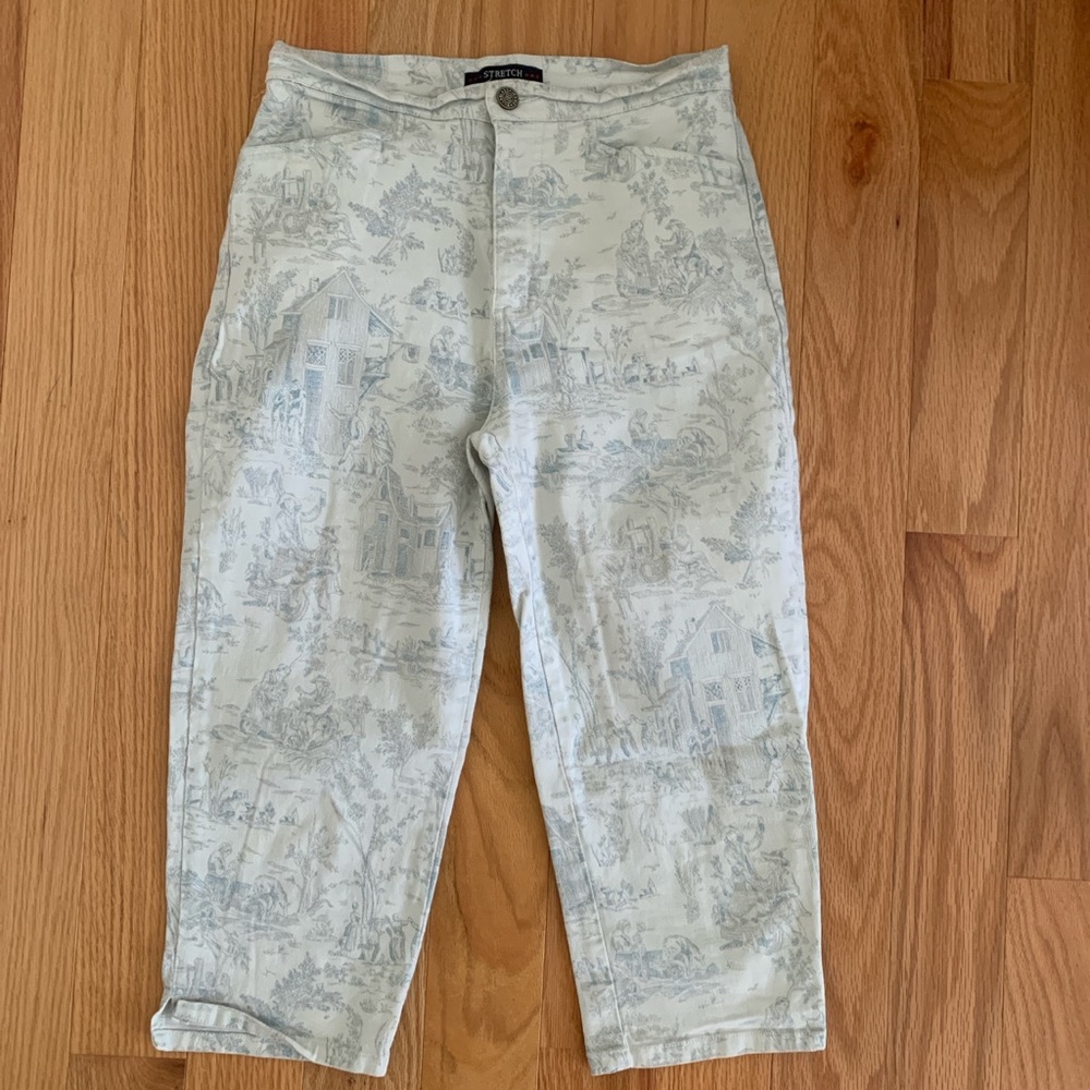 Fitting Capris